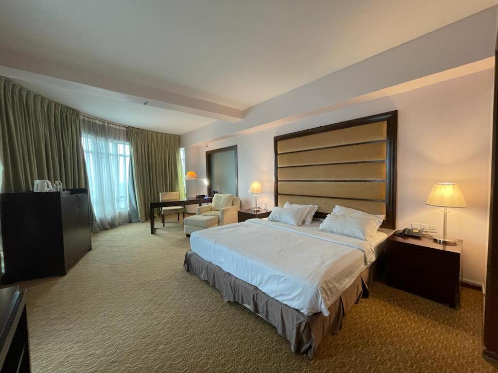 Oriental Crystal Hotel Kajang Eksteriør billede