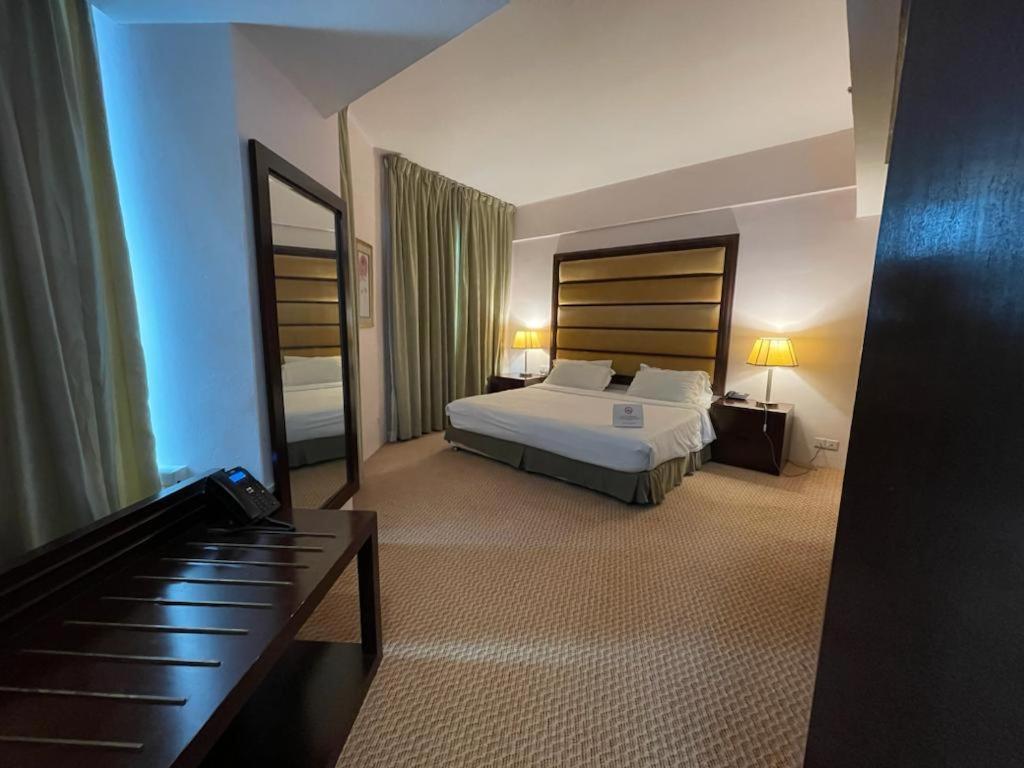 Oriental Crystal Hotel Kajang Eksteriør billede